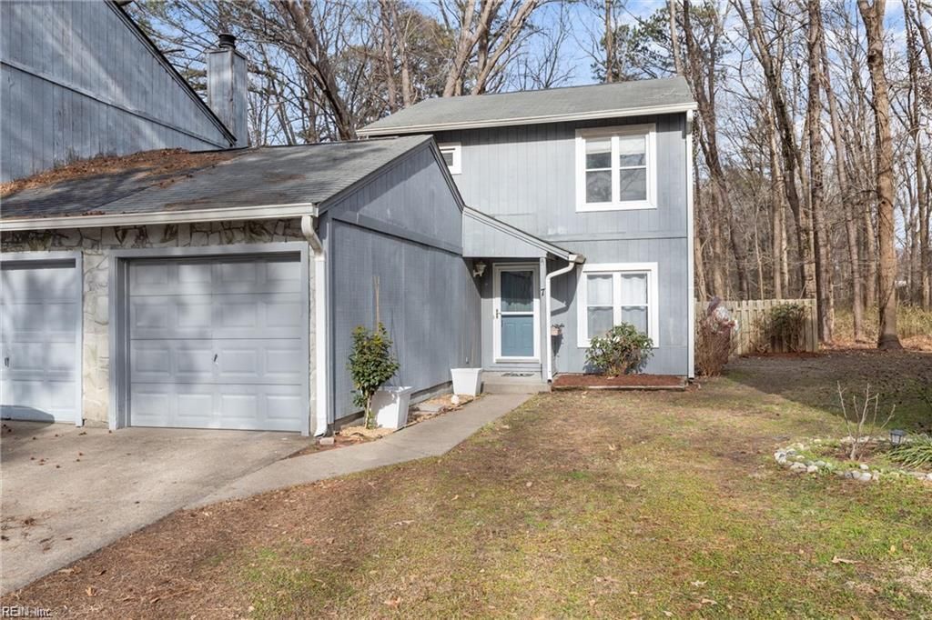 7 Mosely CIR, Chesapeake, VA 23320