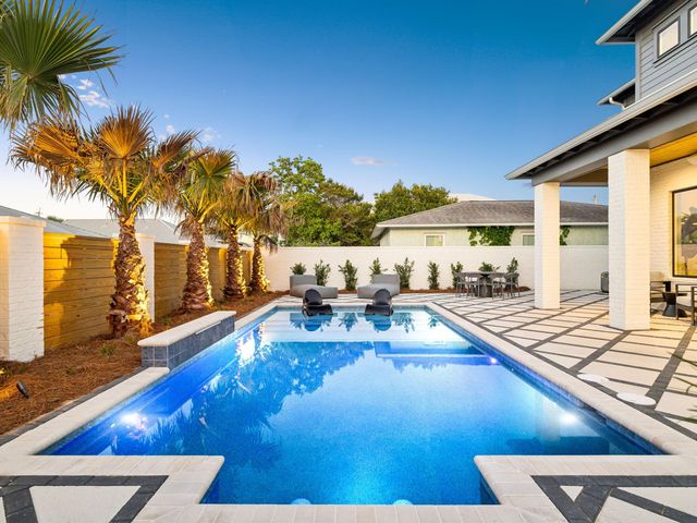 21804 Sunset Avenue, Panama City Beach, FL 32413