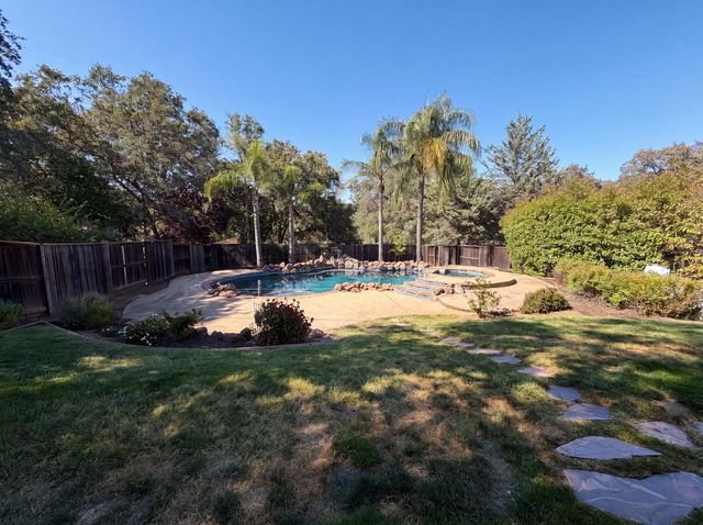 3172 Chasen Dr, Cameron Park, CA 95682