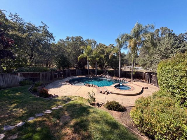 3172 Chasen Dr, Cameron Park, CA 95682