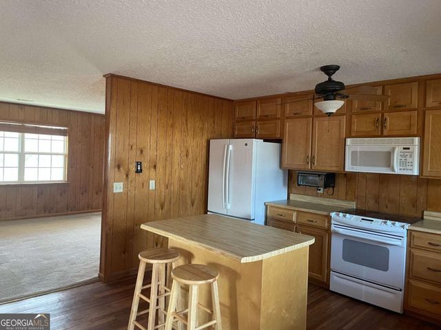 109 Lincoln Drive, Glennville, GA 30427