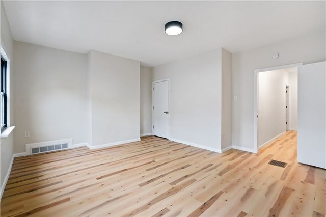 5202 Keystone St, Lawrenceville, PA 15201