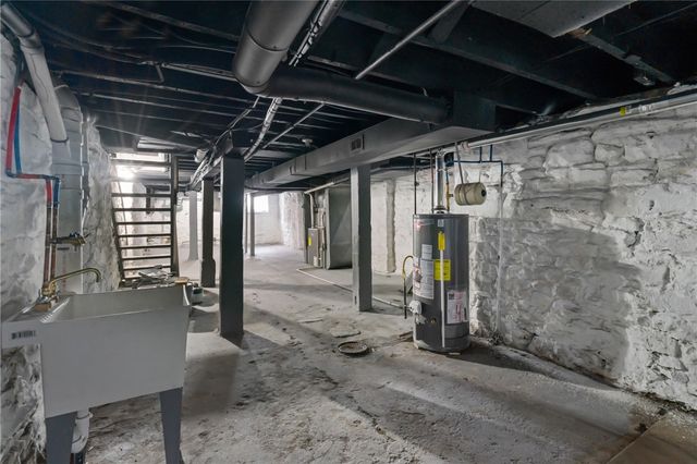 5202 Keystone St, Lawrenceville, PA 15201