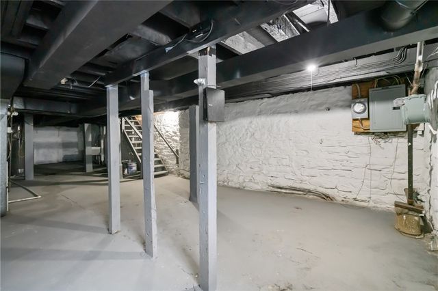 5202 Keystone St, Lawrenceville, PA 15201