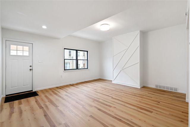 5202 Keystone St, Lawrenceville, PA 15201