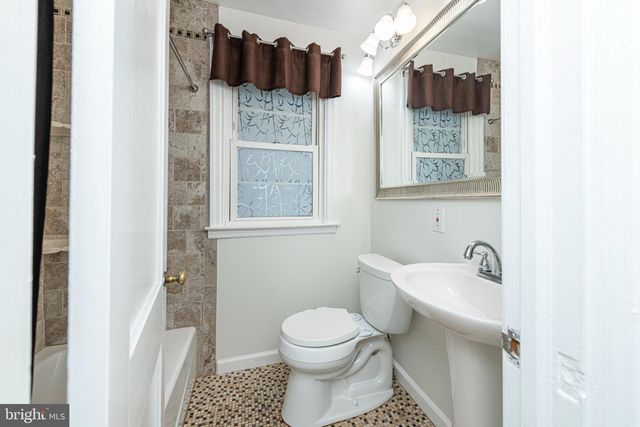 82 2ND AVE, Broomall, PA 19008