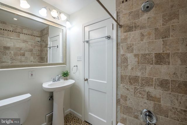 82 2ND AVE, Broomall, PA 19008