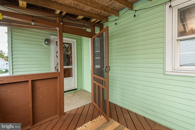 82 2ND AVE, Broomall, PA 19008