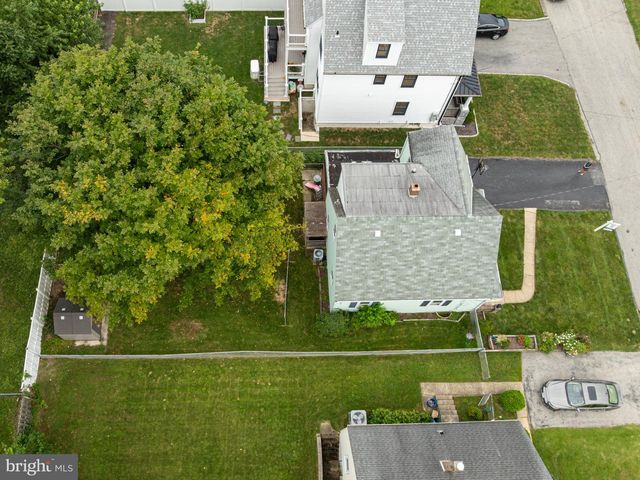 82 2ND AVE, Broomall, PA 19008