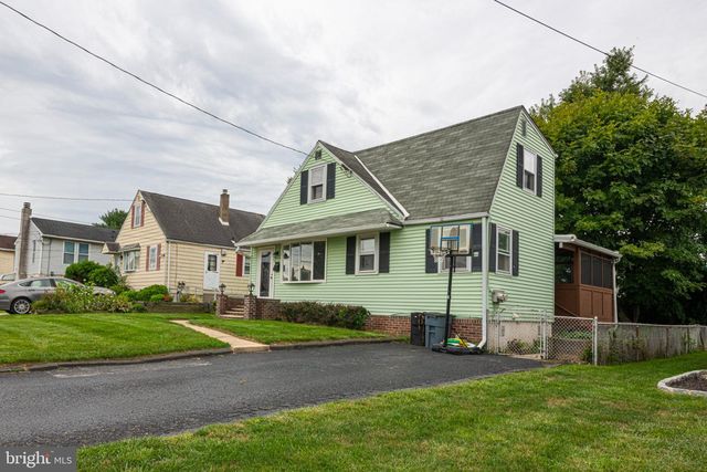 82 2ND AVE, Broomall, PA 19008