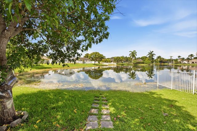 14040 Richwood Place, Davie, FL 33325
