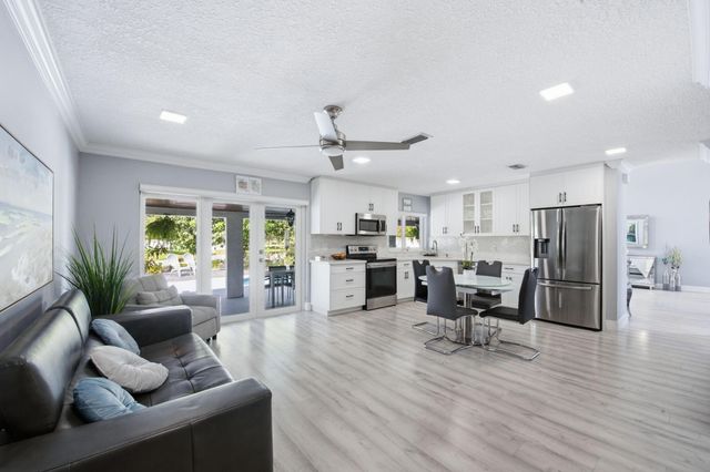 14040 Richwood Place, Davie, FL 33325