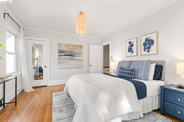 1019 Trestle Glen Rd, Oakland, CA 94610