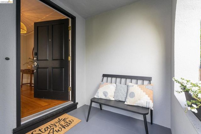 1019 Trestle Glen Rd, Oakland, CA 94610