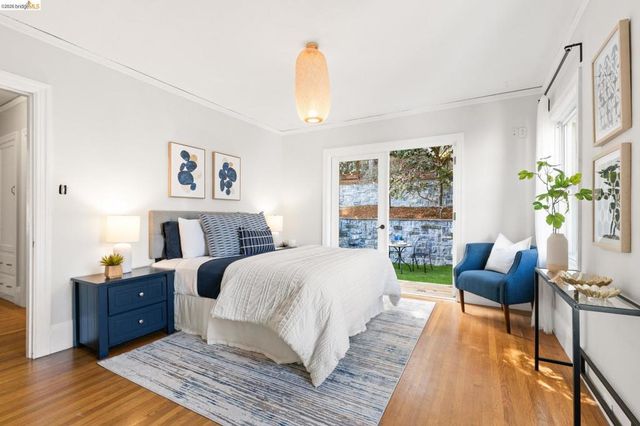 1019 Trestle Glen Rd, Oakland, CA 94610