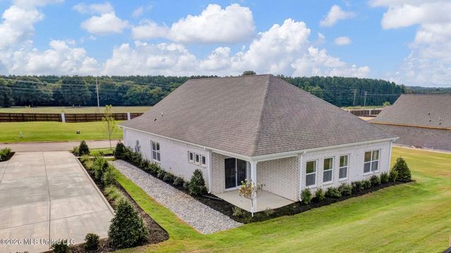 17 Powell Place, Byhalia, MS 38611