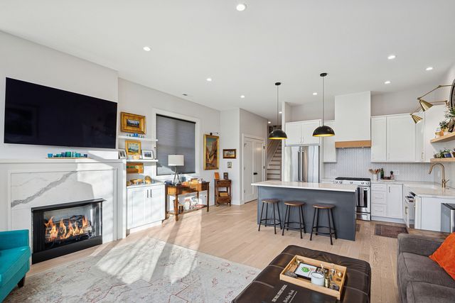 3139 N Central Park Avenue 3, Chicago, IL 60618