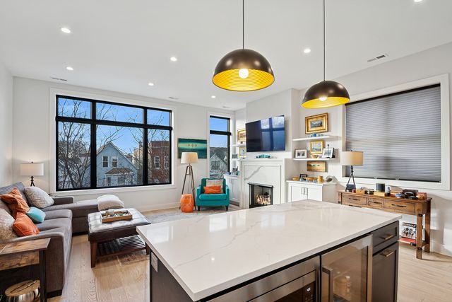 3139 N Central Park Avenue 3, Chicago, IL 60618