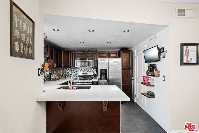 1340 Glenwood Road 4, Glendale, CA 91201