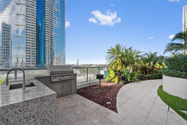 888 Biscayne Boulevard 2101, Miami, FL 33132