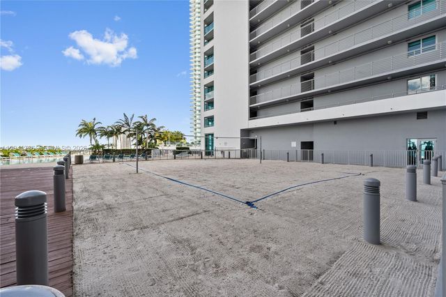 888 Biscayne Boulevard 2101, Miami, FL 33132