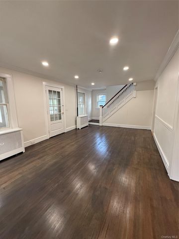 77 Woods Avenue, Rockville Centre, NY 11570