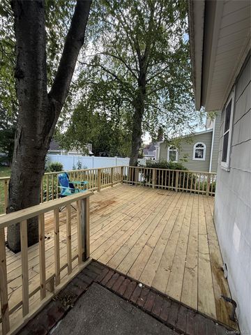 77 Woods Avenue, Rockville Centre, NY 11570