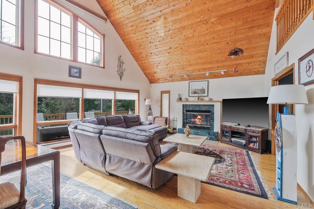 5 Ocean View Avenue, Southampton, NY 11968