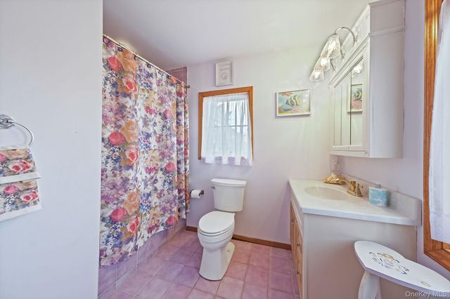 5 Ocean View Avenue, Southampton, NY 11968