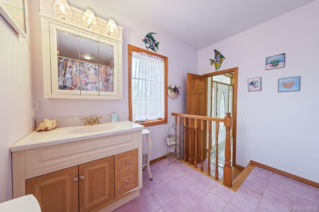 5 Ocean View Avenue, Southampton, NY 11968
