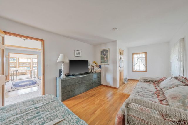 5 Ocean View Avenue, Southampton, NY 11968