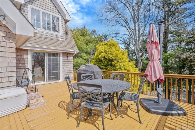 5 Ocean View Avenue, Southampton, NY 11968