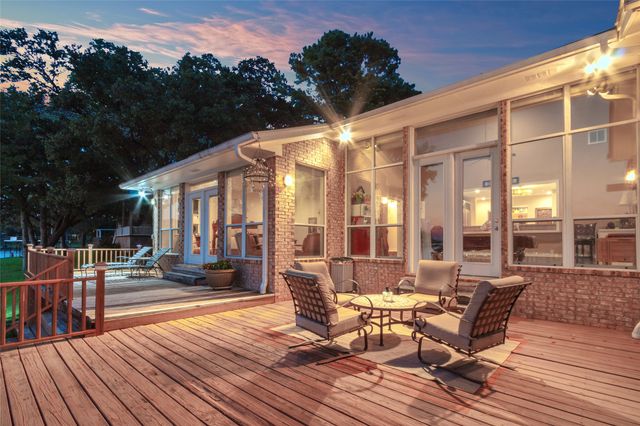 144 Redondo Drive, Gun Barrel City, TX 75156