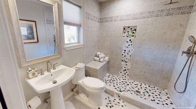 144 Redondo Drive, Gun Barrel City, TX 75156