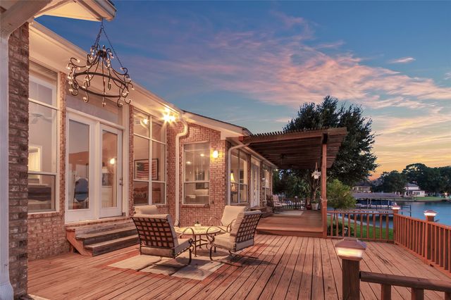 144 Redondo Drive, Gun Barrel City, TX 75156