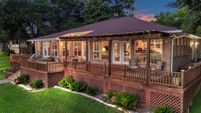 144 Redondo Drive, Gun Barrel City, TX 75156