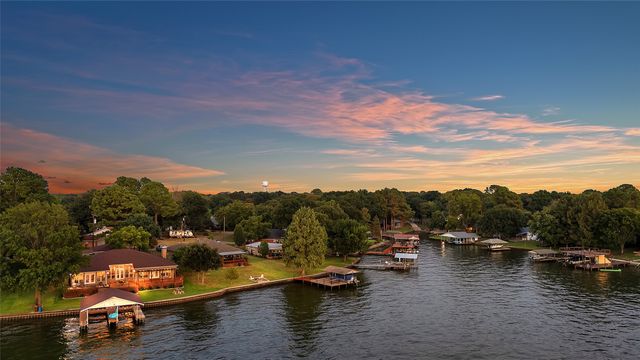 144 Redondo Drive, Gun Barrel City, TX 75156