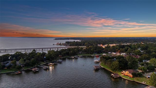 144 Redondo Drive, Gun Barrel City, TX 75156