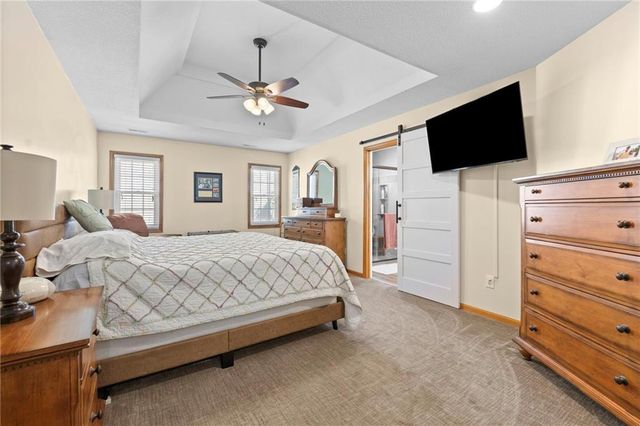 5204 N PENNSYLVANIA Street, Gladstone, MO 64118