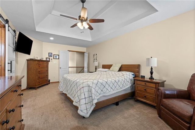 5204 N PENNSYLVANIA Street, Gladstone, MO 64118