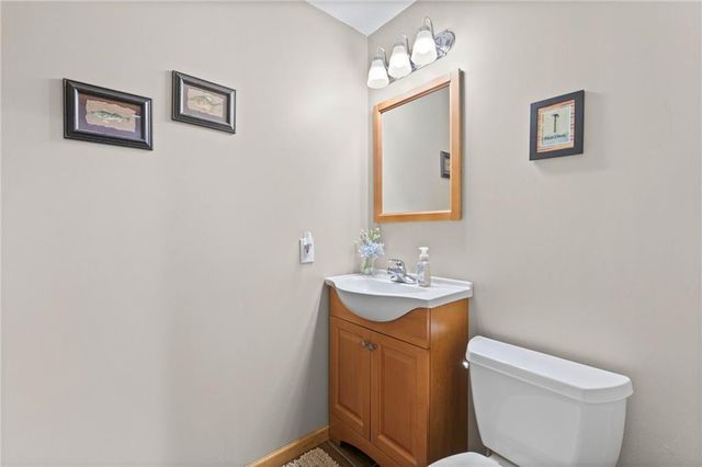 5204 N PENNSYLVANIA Street, Gladstone, MO 64118