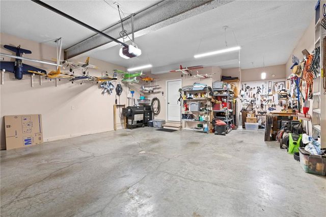 5204 N PENNSYLVANIA Street, Gladstone, MO 64118