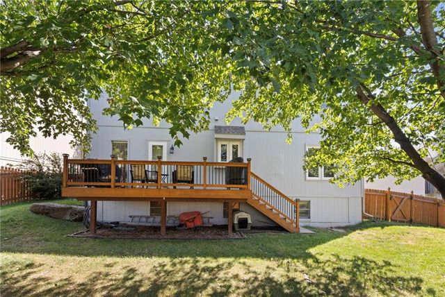 5204 N PENNSYLVANIA Street, Gladstone, MO 64118