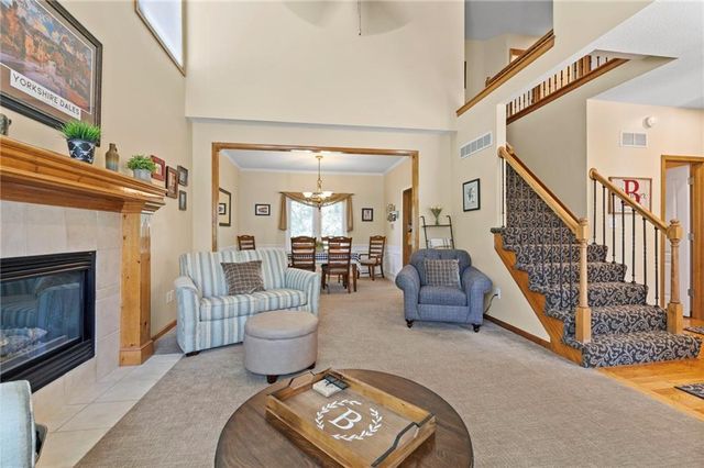 5204 N PENNSYLVANIA Street, Gladstone, MO 64118