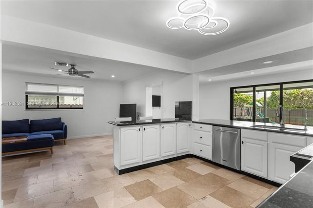 1315 N 47th Ave, Hollywood, FL 33021