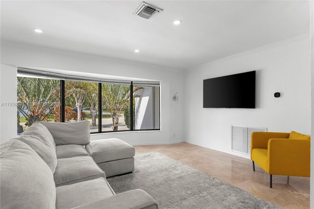 1315 N 47th Ave, Hollywood, FL 33021