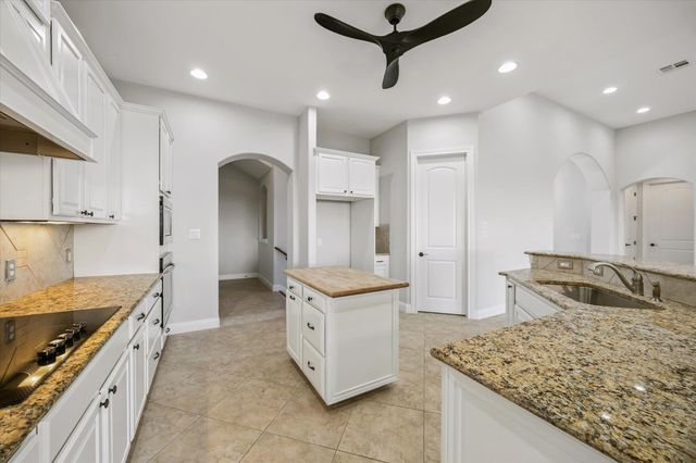 17813 Kingfisher Ridge DR, Lago Vista, TX 78645