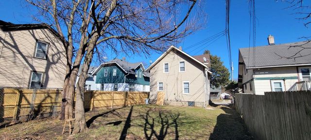 6914 16th AVENUE, Kenosha, WI 53143