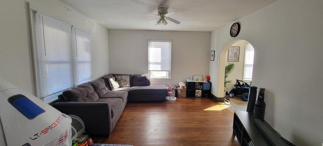 6914 16th AVENUE, Kenosha, WI 53143