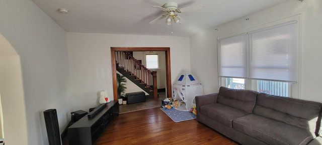 6914 16th AVENUE, Kenosha, WI 53143